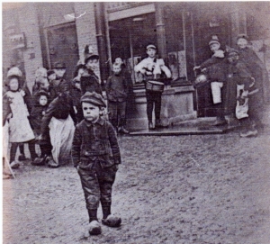 F46 De jonge schutterij, circa 1910